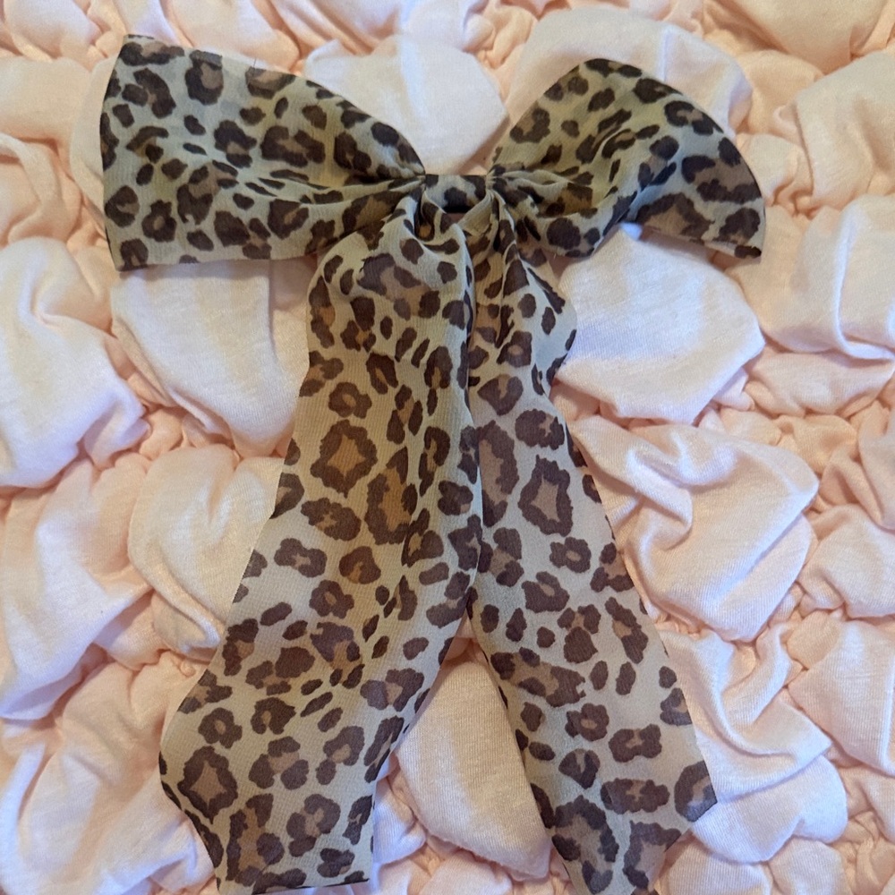American Eagle Outfitters Leopard Print Hair Bow